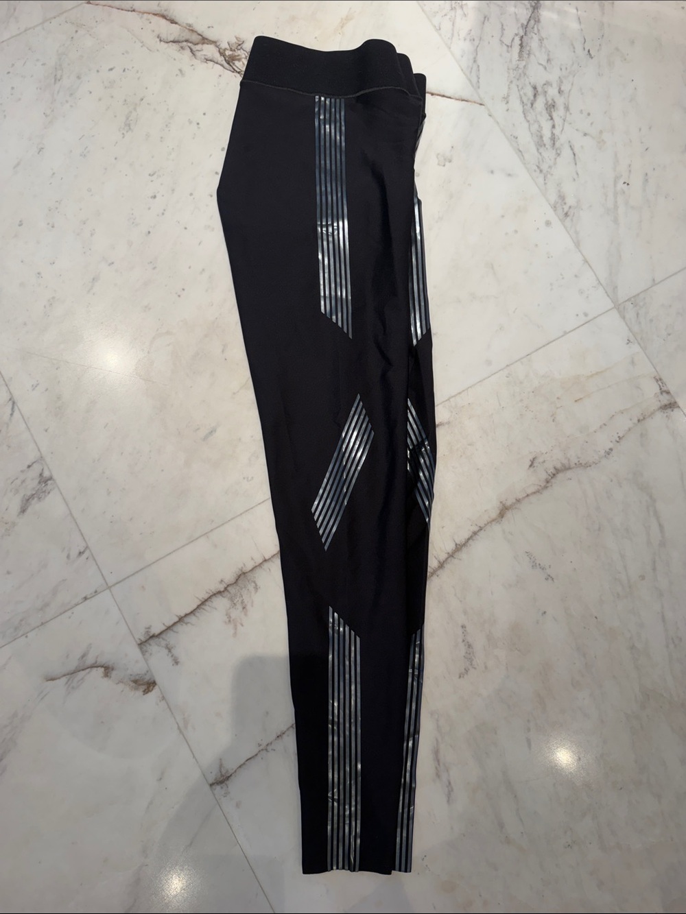 Ultracor Black and Grey Stripped Print Leggings szM 24.5”